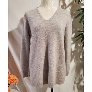 Magnolia Grace 100% Cashmere V-Neck Sweater Womens Size 2X Neutral Soft Gray